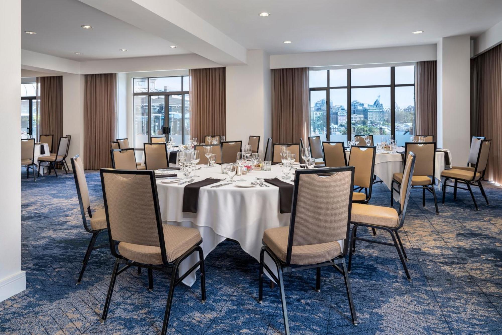 Delta Hotels By Marriott Victoria Ocean Pointe Resort Экстерьер фото