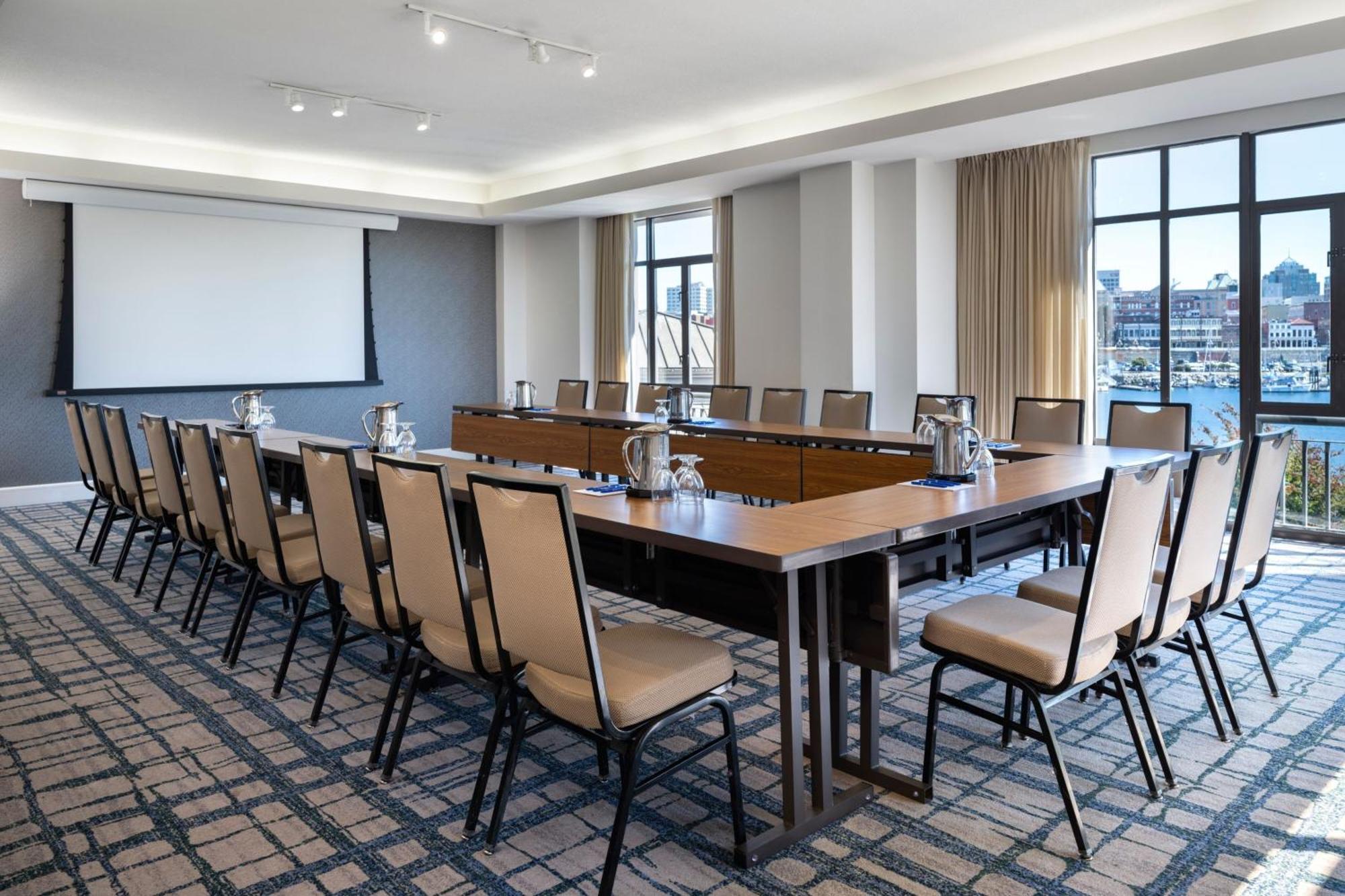 Delta Hotels By Marriott Victoria Ocean Pointe Resort Экстерьер фото