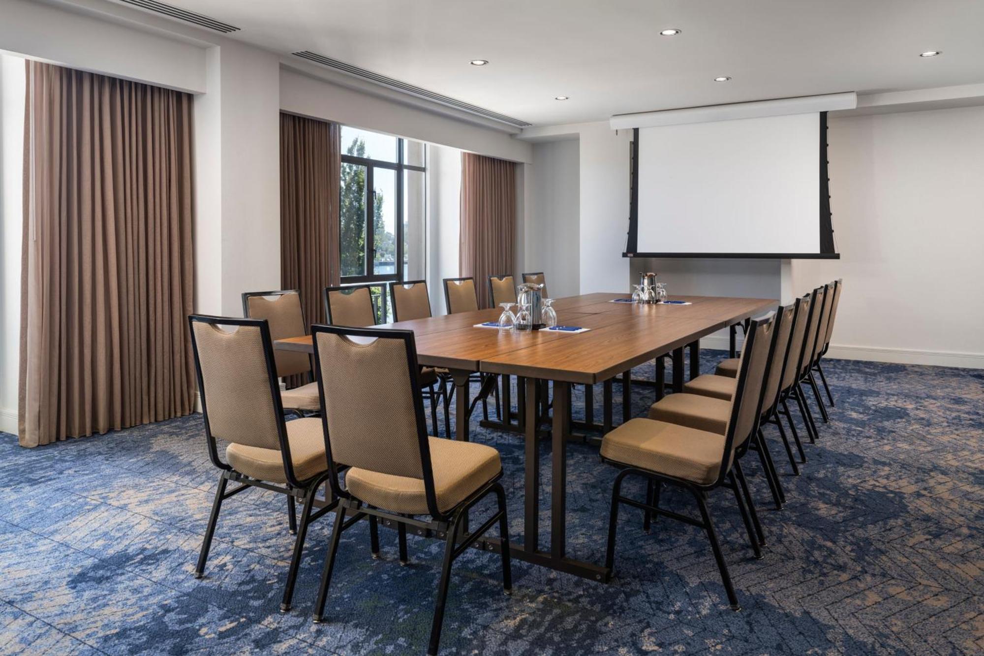 Delta Hotels By Marriott Victoria Ocean Pointe Resort Экстерьер фото